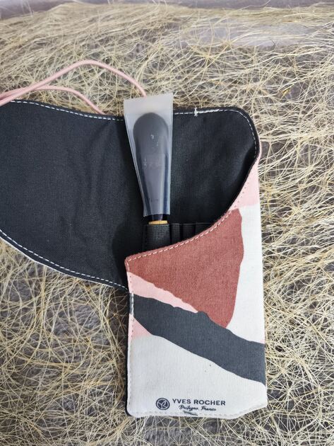 Bolsa para guardar Pincéis de maquiagem da Yves Rocher . Outros (Saúde e beleza)