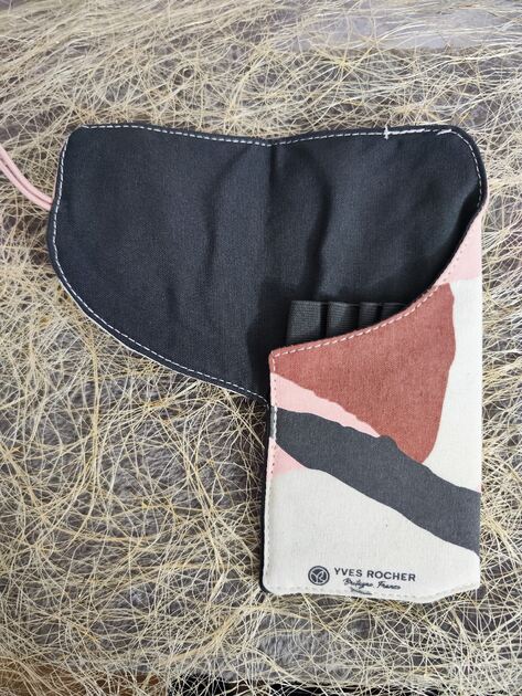 Bolsa para guardar Pincéis de maquiagem da Yves Rocher . Outros (Saúde e beleza)