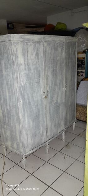 Roupeiro de 3 portas nº 1. Armários