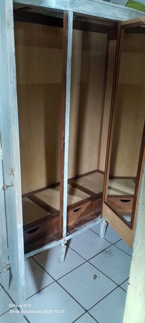 Roupeiro de 3 portas nº 1. Armários