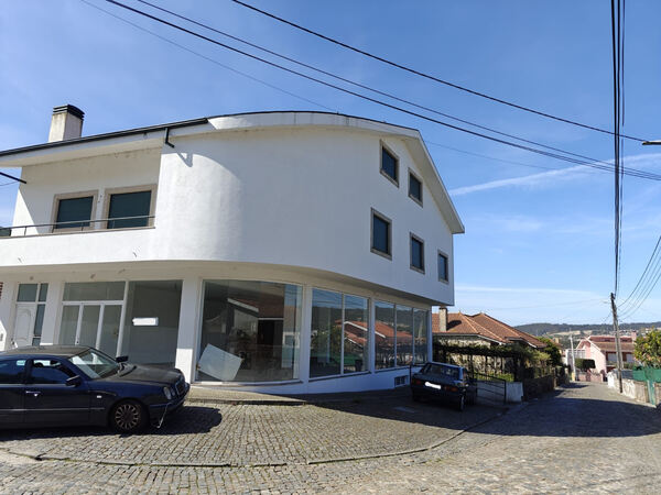 Moradia em Meixomil, Paços de Ferreira. Casa e apartamentos para vender