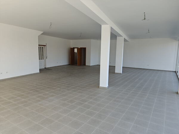 Moradia em Meixomil, Paços de Ferreira. Casa e apartamentos para vender