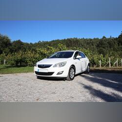 Opel Astra 1.4 T Selection GPL. Carros. Guimarães. 2015   200.000 km Manual GPL 140 cv 5 portas Branco ABS Ar condicionado Vidros eléctricos Sistema de navegação Volante multi-funções