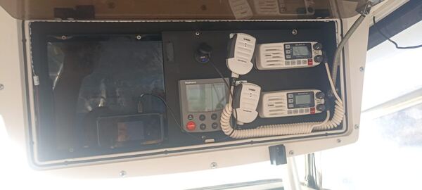 Boston whaler 280 outrage. Barcos a motor