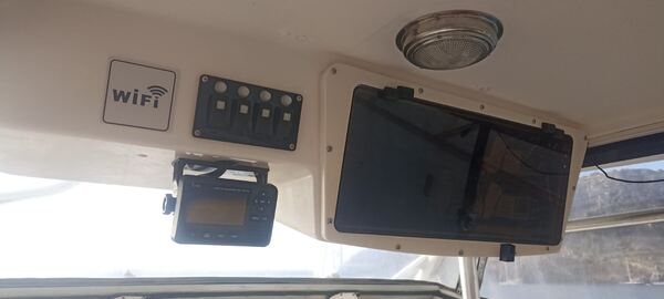 Boston whaler 280 outrage. Barcos a motor