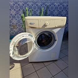 Máquina de lavar roupa Whirlpool . Máquinas de Lavar Roupa. Vila Nova de Famalicão. Whirlpool 6 kg    Muito bom Abertura frontal