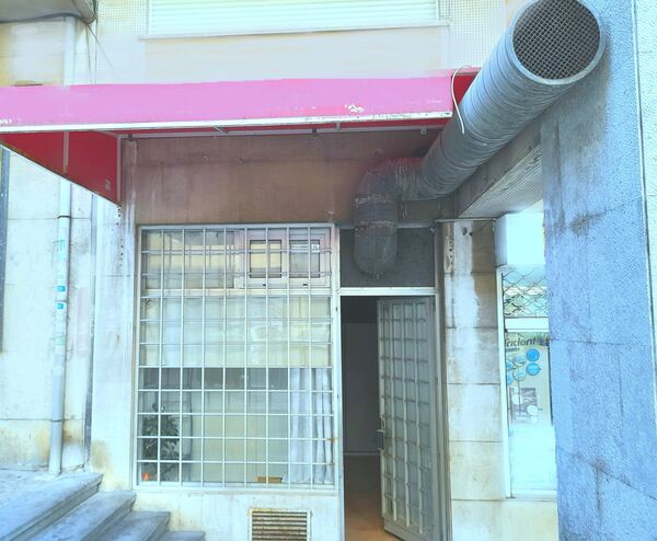Vende-se LOJA/centro Almada. Lojas e estabelecimentos comerciais para vender