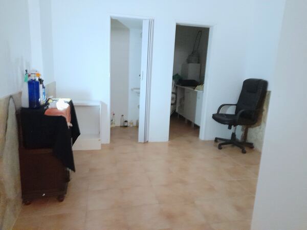 Vende-se LOJA/centro Almada. Lojas e estabelecimentos comerciais para vender