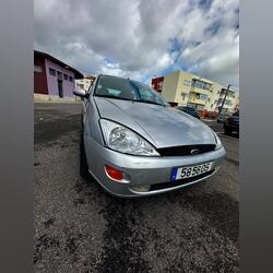 Ford Focus 1.8. Carros