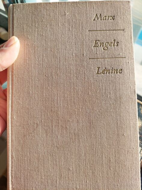 Livro anos 70 "Sur l'anarchisme". Livros