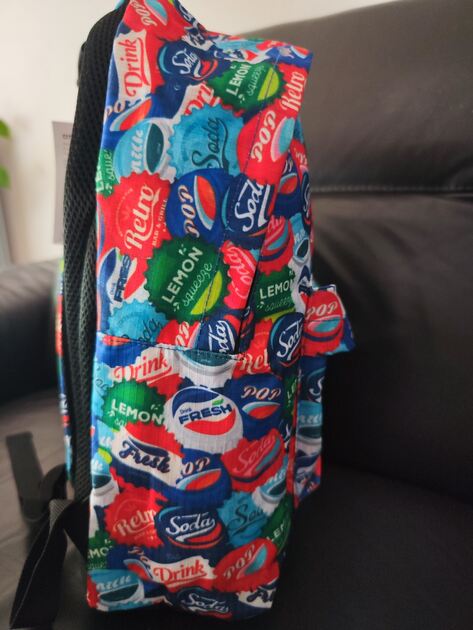 Mochila multicolorida da Ambar da coleção Inverse, NOVA. . Malas e mochilas escolares
