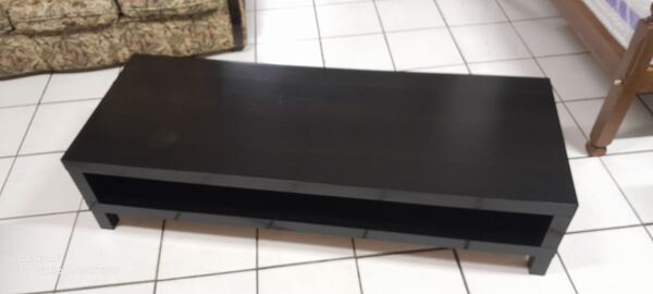2 móveis de tv Ikea. Aparadores