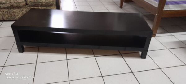 2 móveis de tv Ikea. Aparadores