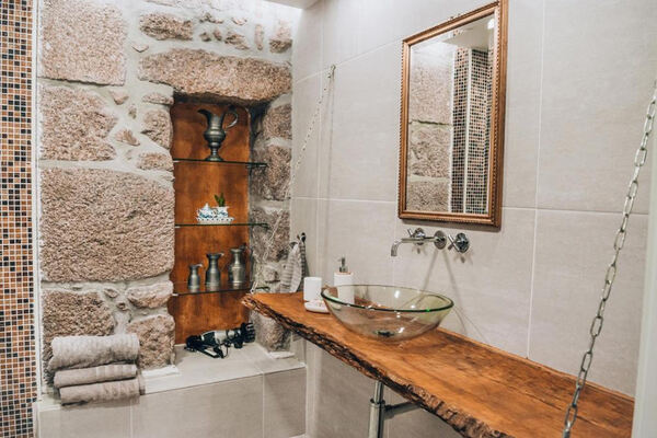 Casa Rústica T3 renovada - Panque / Barcelos (2979. Casa e apartamentos para vender