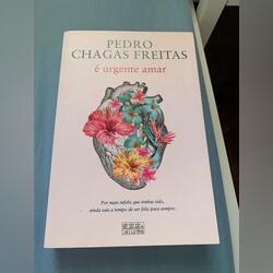 E urgente amar de Pedro chagas freitas. Livros