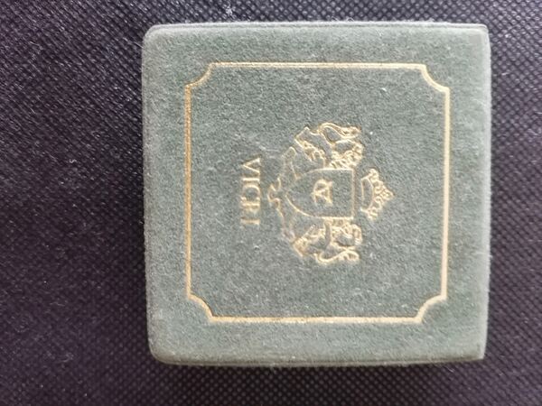 Conjunto de 2 pares de botões de punho da VICRI. Outros Complementos