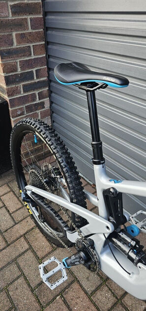 Bicicleta elétrica média Santa Cruz Heckler SL C 2. Bicicletas