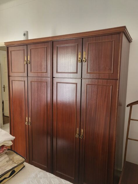Vendo móveis antigos em bom estado. Conjuntos de móveis para quarto