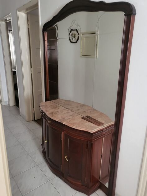 Vendo móveis antigos em bom estado. Conjuntos de móveis para quarto