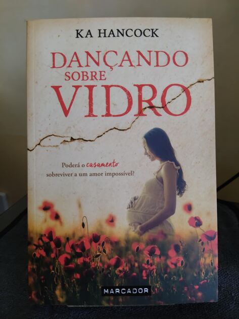 Livro “Dançando Sobre Vidro”. Livros