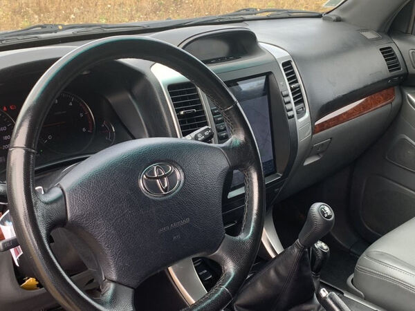Toyota Land cruiser . Carros