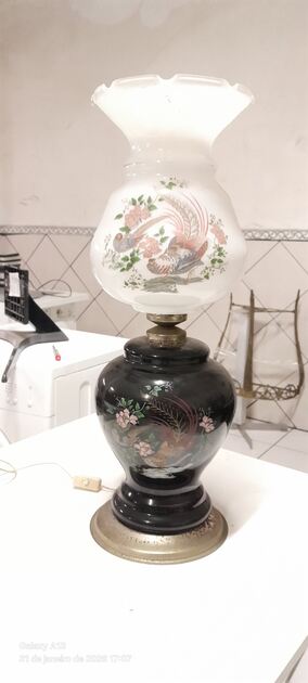 Candeeiro de mesa antigo (2). Candeeiros