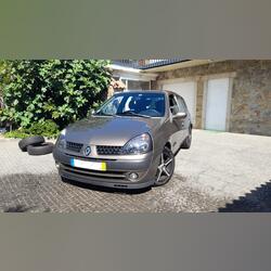 Renault Clio 1.9 dTi. Carros. 2001   263.000 km Manual Diesel 110 cv 5 portas Cinzento ABS Ar condicionado Farol de Xénon Vidros eléctricos