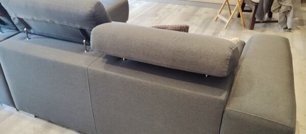Sofá chaise longue cinza escuro . Sofás e Poltronas