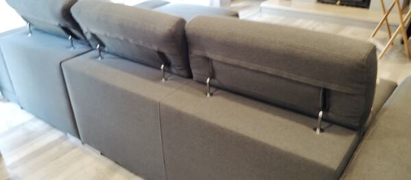 Sofá chaise longue cinza escuro . Sofás e Poltronas