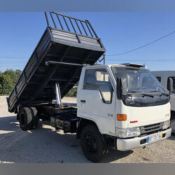 Toyota Dyna 280-02. Carros
