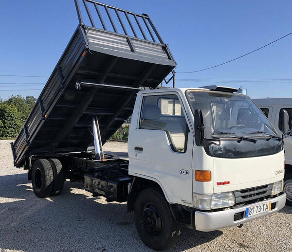 Toyota Dyna 280-02. Carros