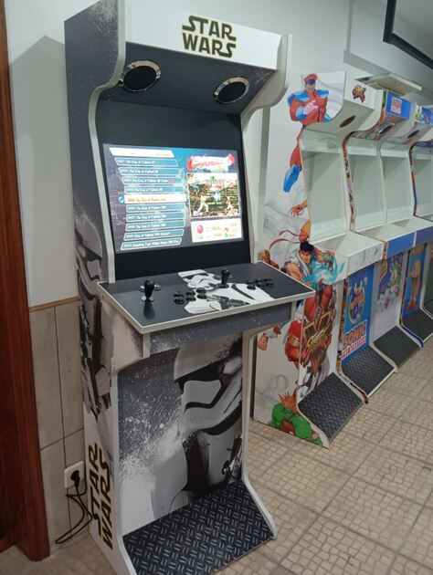Arcades variadas. Máquina arcade