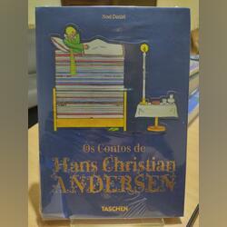 Livro “Os Contos de Hans Christian Andersen”. Livros