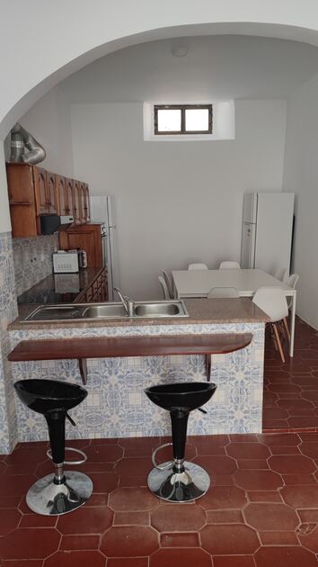 Quarto Mobilado para alugar próximo Universidades-. Ofereço Quarto para Arrendar