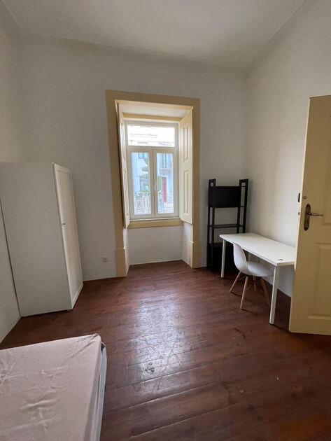 Quarto Mobilado para alugar próximo Universidades-. Ofereço Quarto para Arrendar