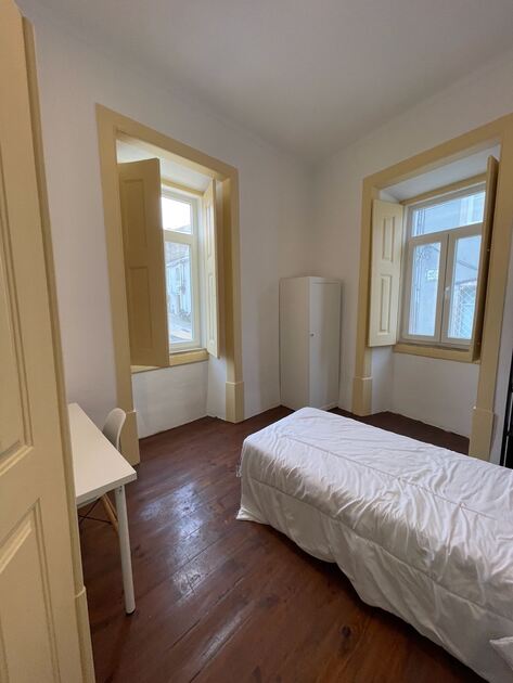 Quarto Mobilado para alugar próximo Universidades-. Ofereço Quarto para Arrendar