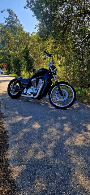 Suzuki Intruder VS800 . Motos