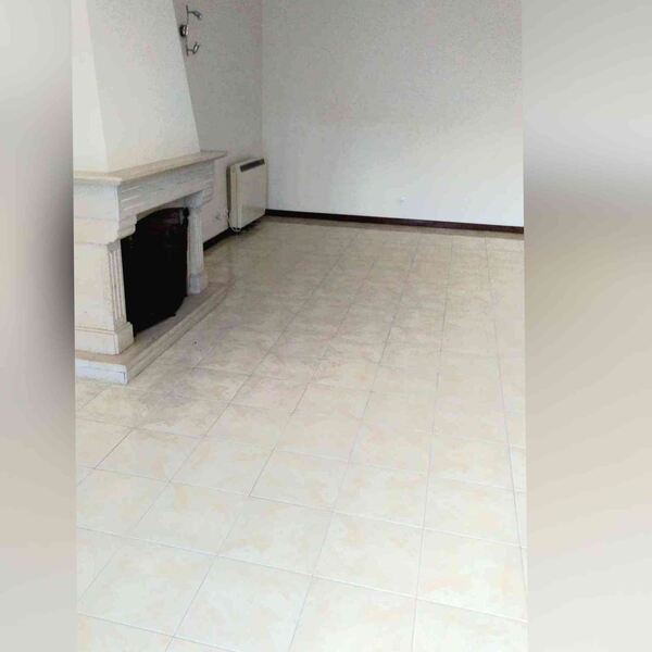 Moradia em St.Amaro de Oeiras . Casa e apartamentos para arrendar