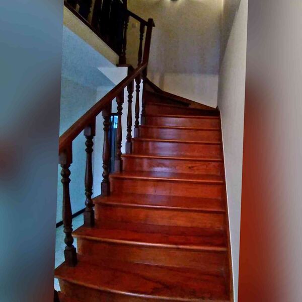 Moradia em St.Amaro de Oeiras . Casa e apartamentos para arrendar