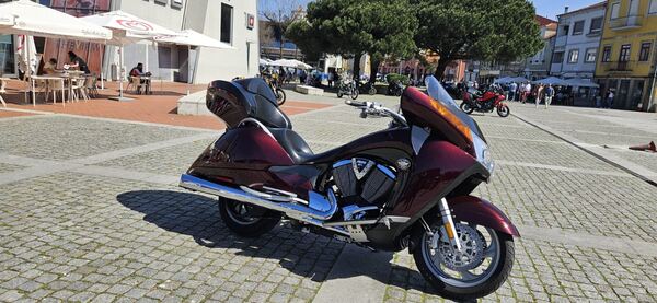 Vendo a minha Victory Vision Tour. Motos