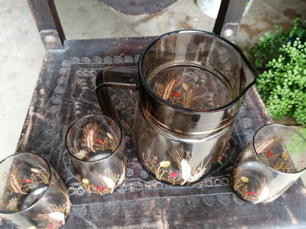 conj vintage , jarro e 3 copos ,em vidro. Outros