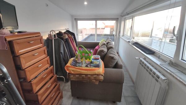 Moradia T4, totalmente  renovada na Póvoa de Varzi. Casa e apartamentos para vender