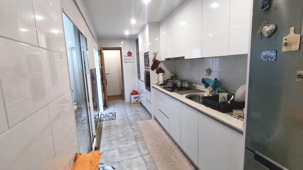 Moradia T4, totalmente  renovada na Póvoa de Varzi. Casa e apartamentos para vender