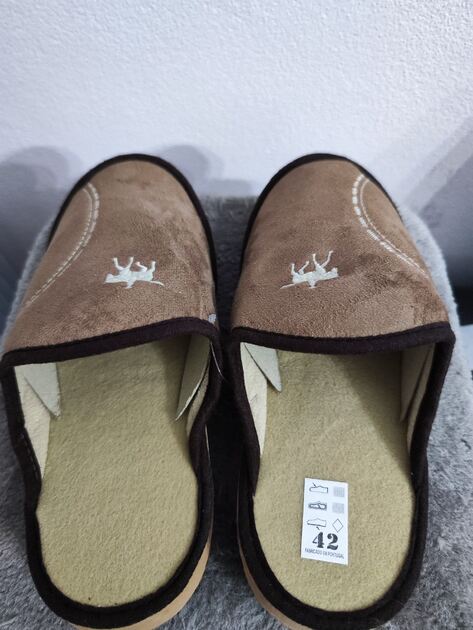 Chinelo de quarto homem de boa qualidade . Outros (sapatos homem)