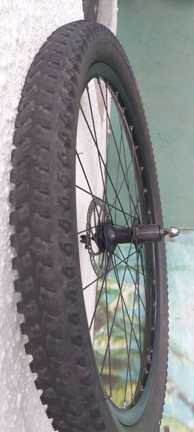 Roda 27.5 de bicicleta . Rodas de bicicletas