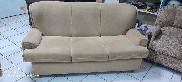 Trio de sofás em tecido. Sofás e Poltronas