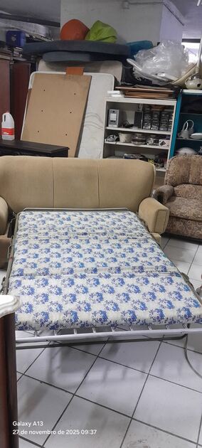 Trio de sofás em tecido. Sofás e Poltronas