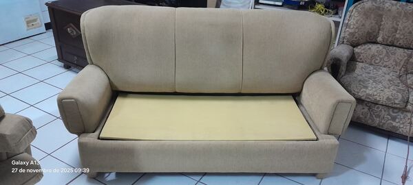 Trio de sofás em tecido. Sofás e Poltronas