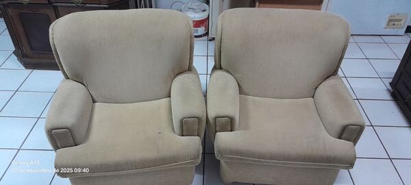 Trio de sofás em tecido. Sofás e Poltronas