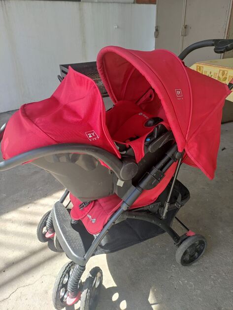 Carrinho de bebê vermelho + ovo. Carrinhos de Bebé